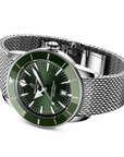 Breitling Superocean Heritage B31 Automatic 44mm Green Dial on stainless steel strap - Closed Bracelet