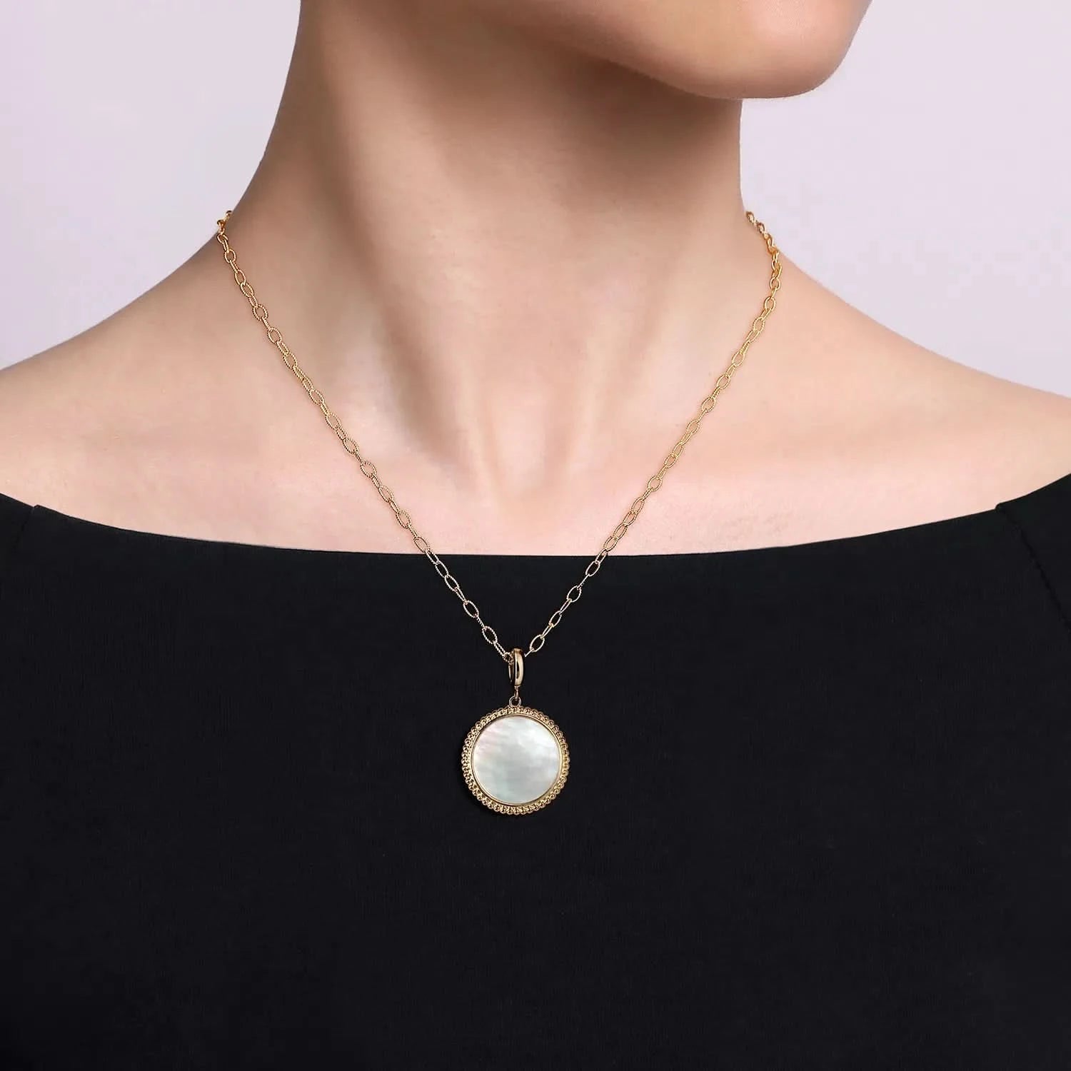 Gabriel & Co. 14k Yellow Gold Round Mother of Pearl Pendant - Skeie's Jewelers