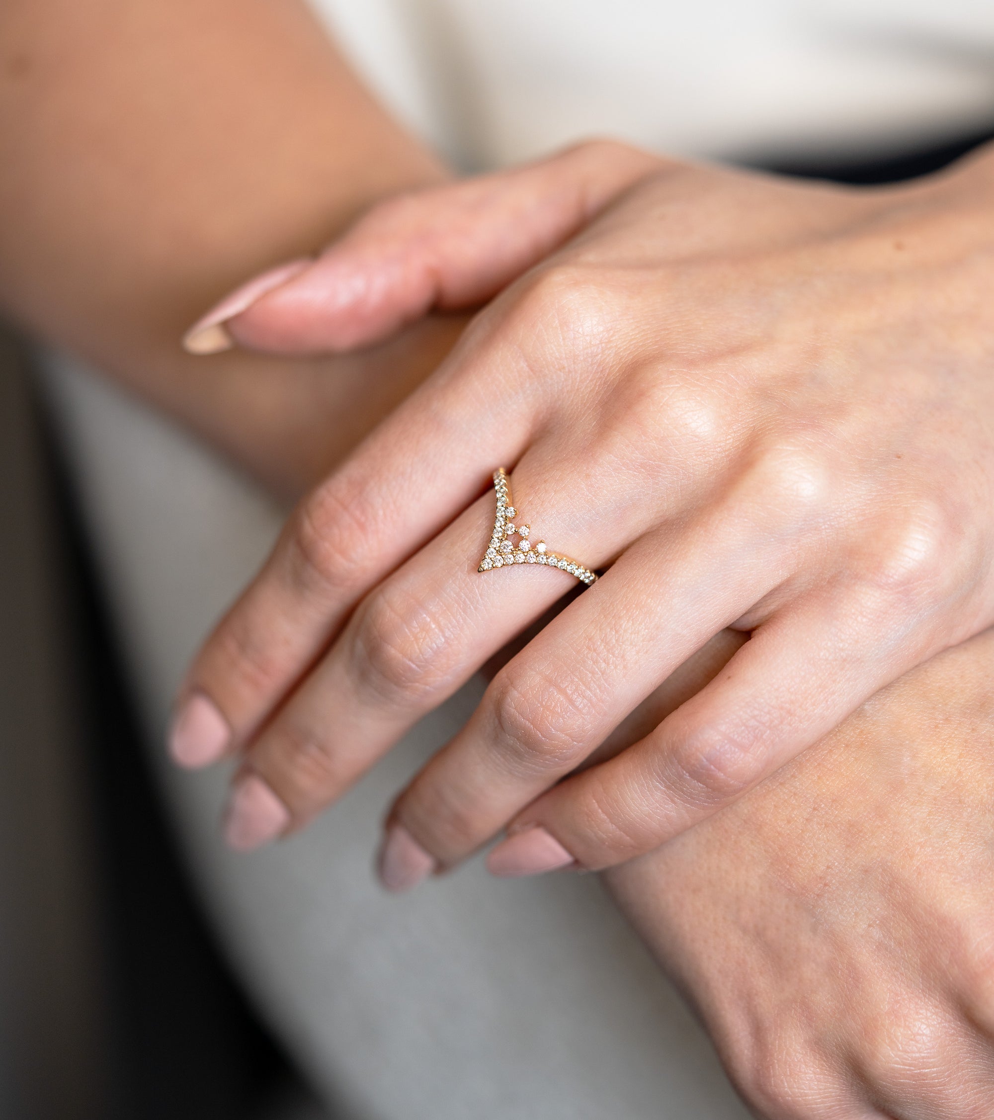 Cluster Diamond Contour Wedding Band - Skeie's Jewelers