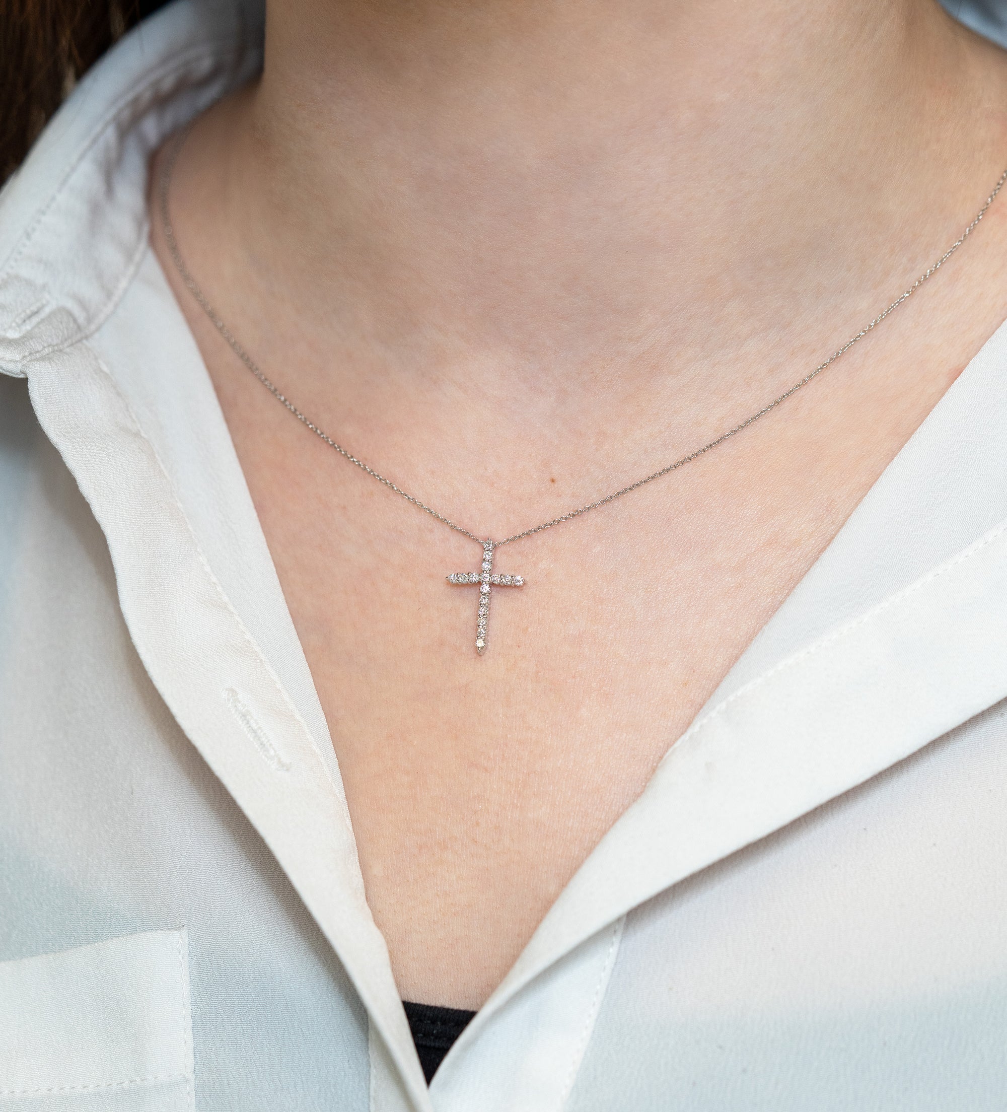 Roberto Coin 0.32ct Diamond Cross Pendant - Skeie's Jewelers