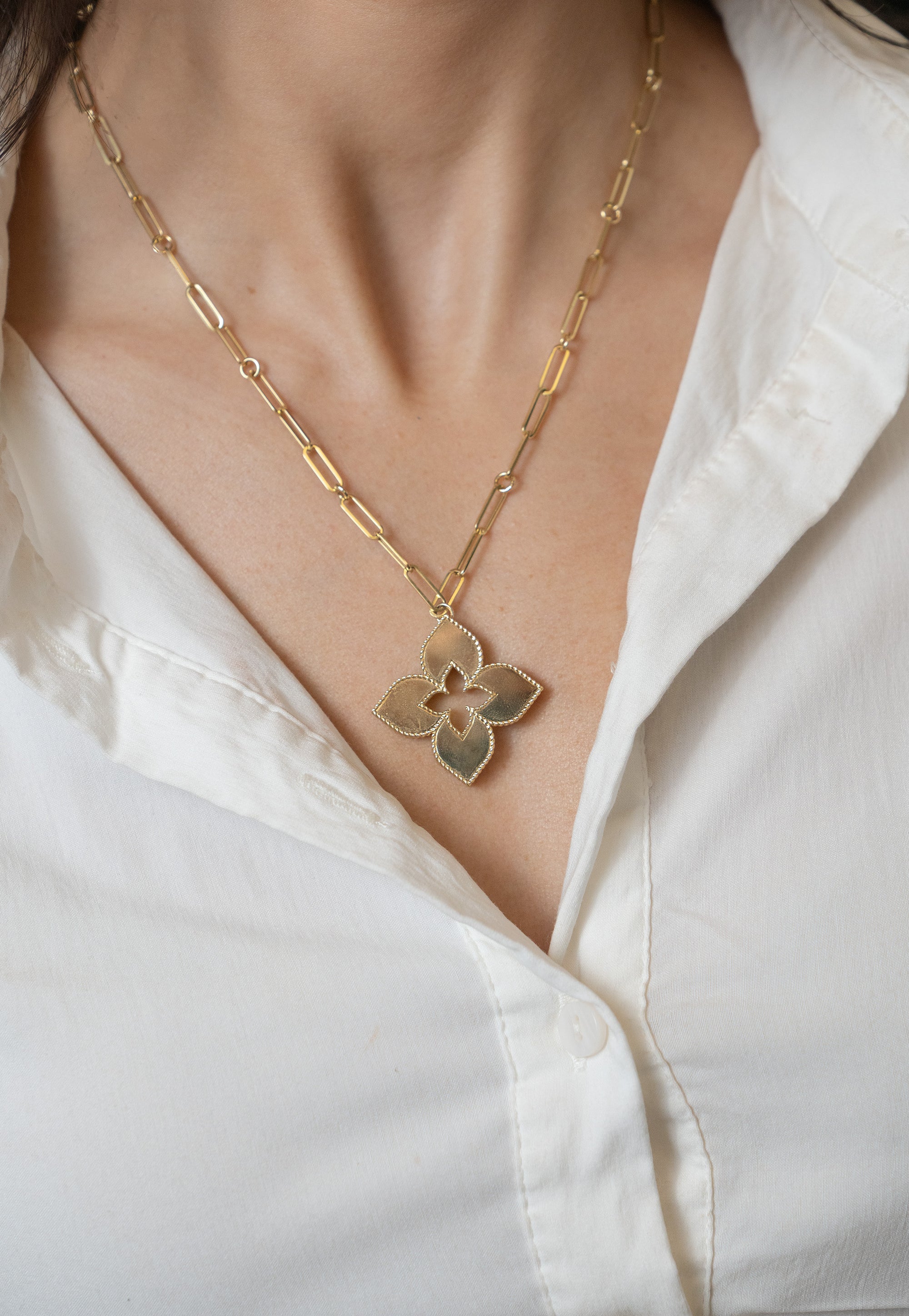 Roberto Coin Large Venetian Princess Pendant Necklace - Skeie's Jewelers