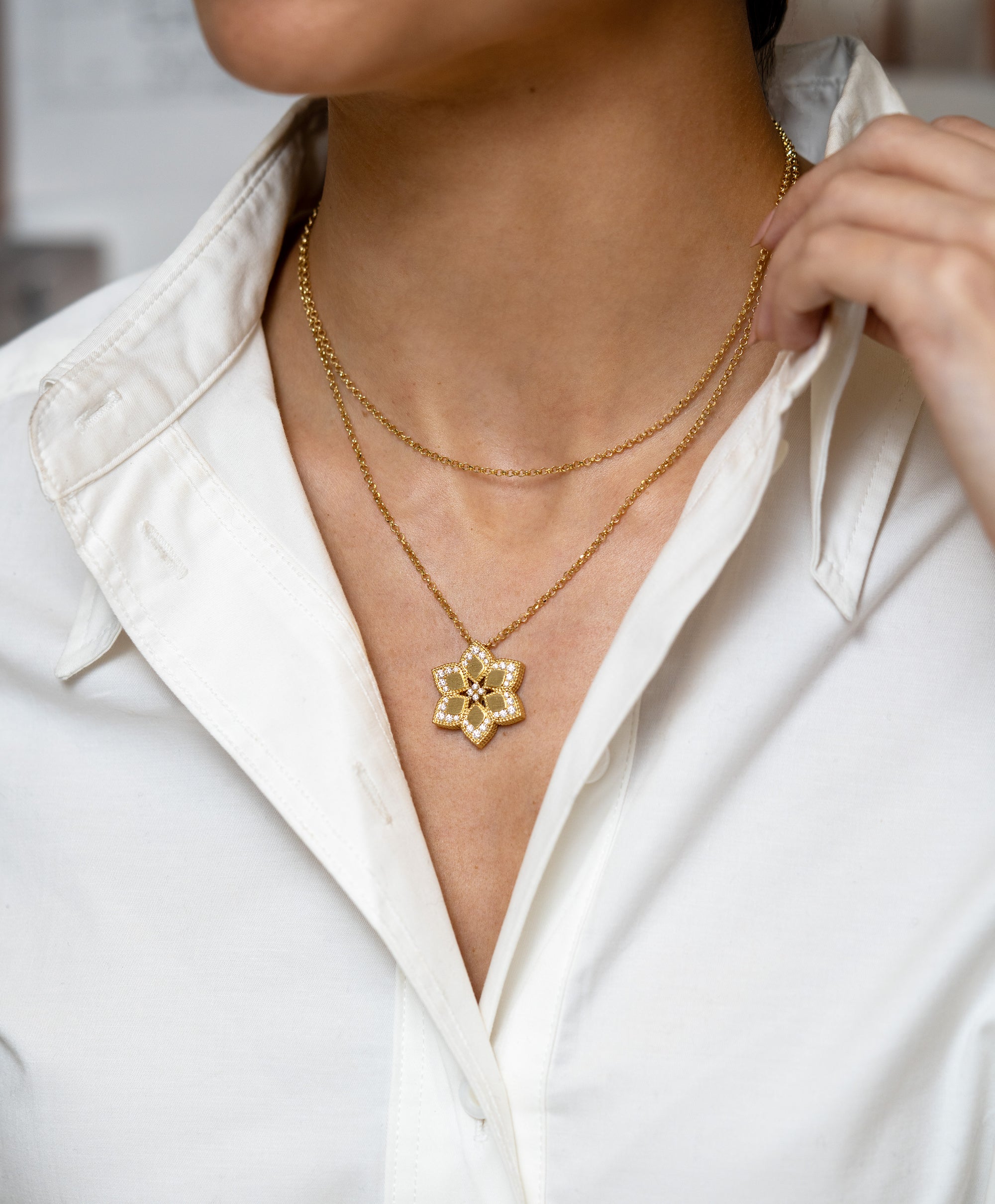 Roberto Coin Vernaza Diamond-Studded Pendant - Skeie's Jewelers