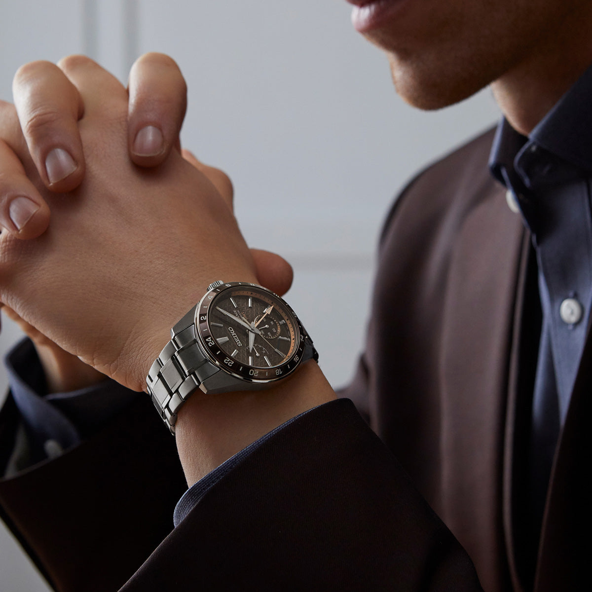 seiko presage gmt 42 2mm brown dial watch