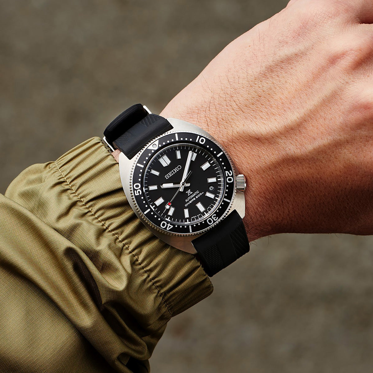 seiko prospex spb317 black dial rubber strap diver
