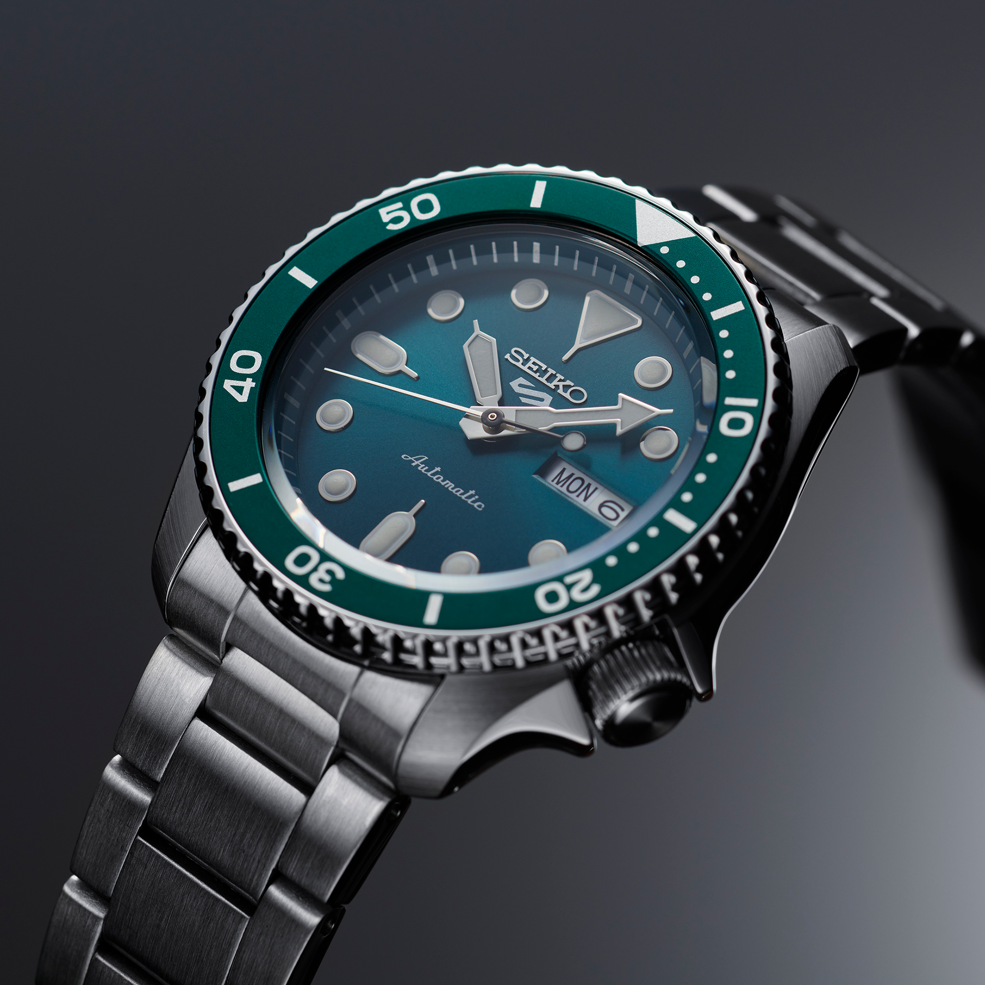 seiko 5 sports srpd61 green dial automatic watch