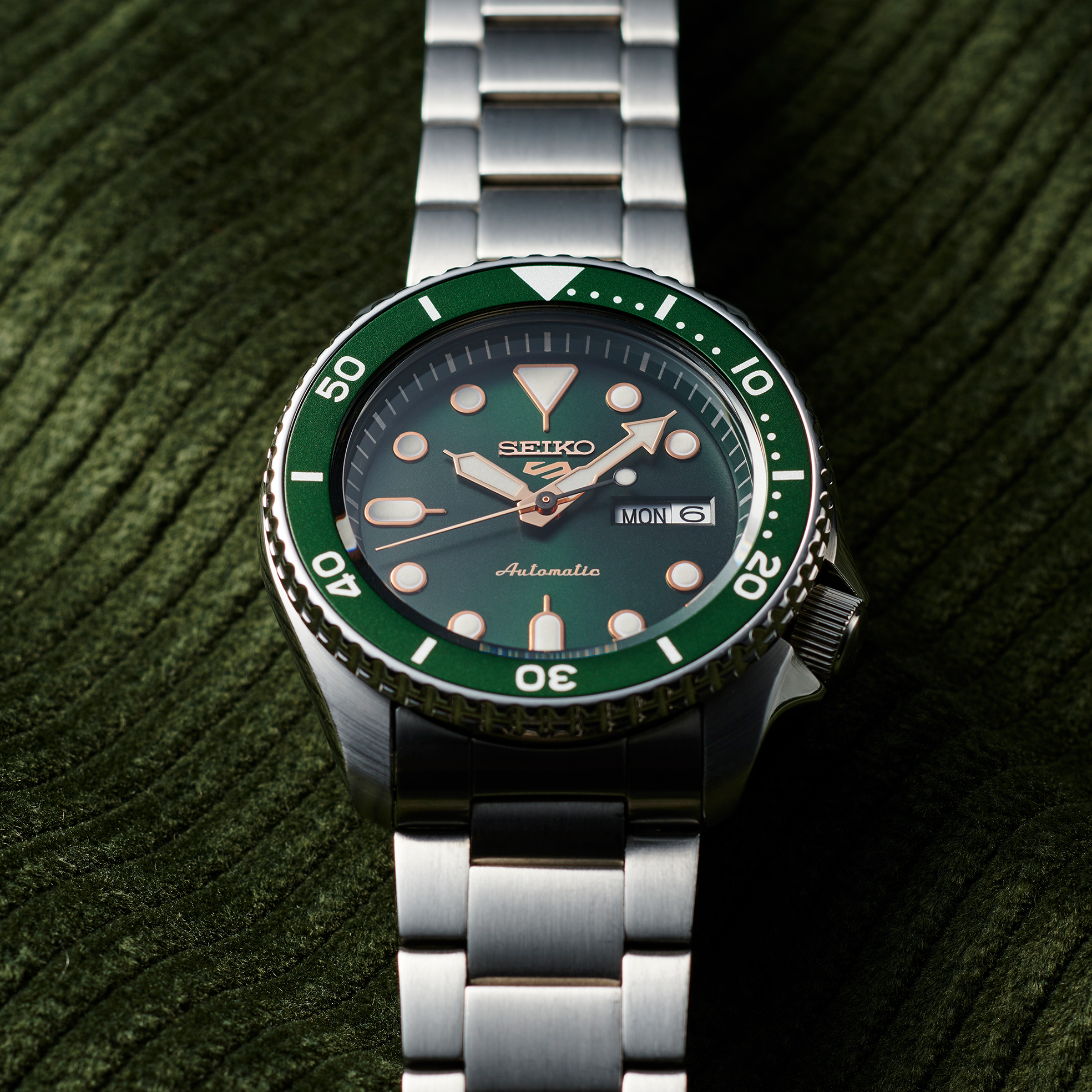seiko 5 sports srpd63 green dial automatic watch