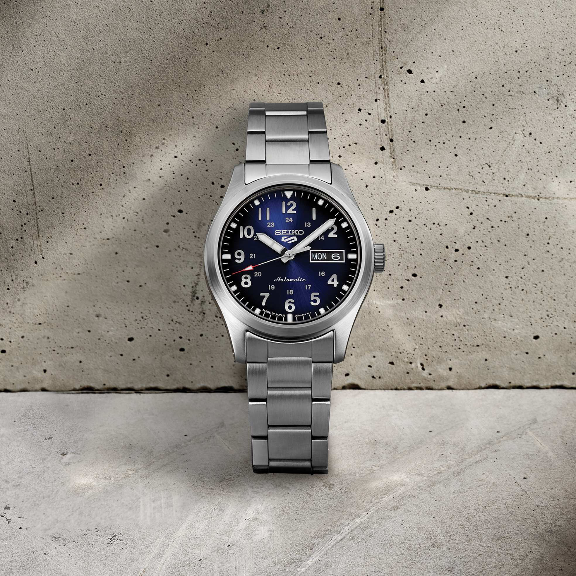 seiko 5 sports srpg29 blue dial automatic watch