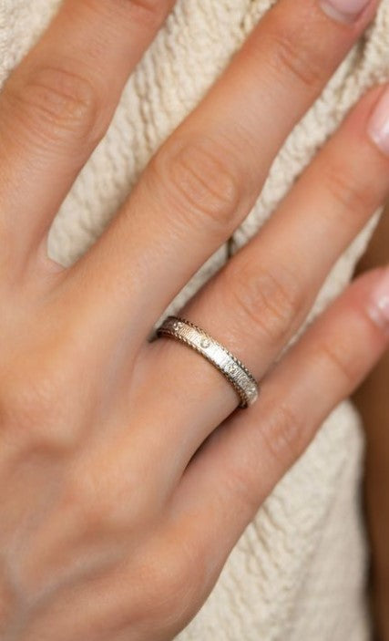 Roberto Coin Flush-Set Diamond Princess Band - Skeie's Jewelers