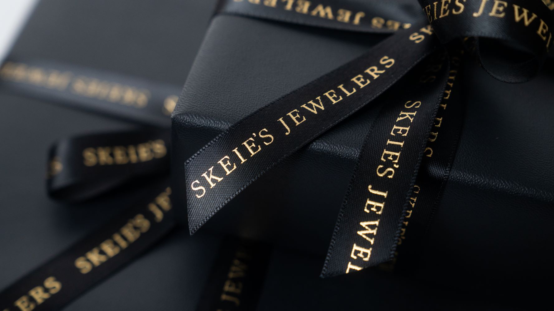 Skeie's Jewelers Gift Wrapping_1