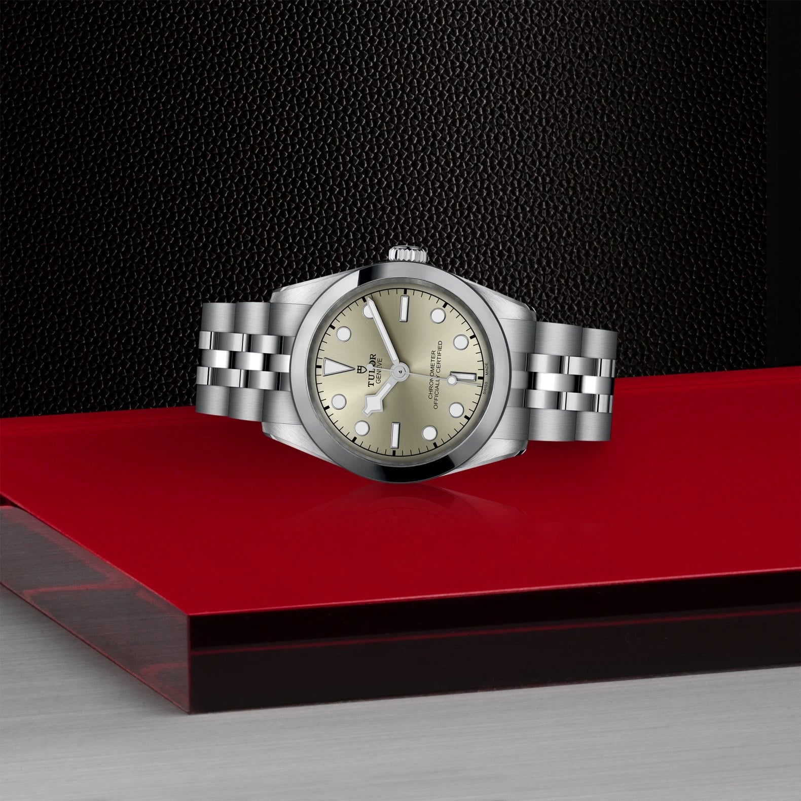 TUDOR Black Bay One 31mm Light Champagne Dial - M79600-0003 On Display - Skeie's Jewelers