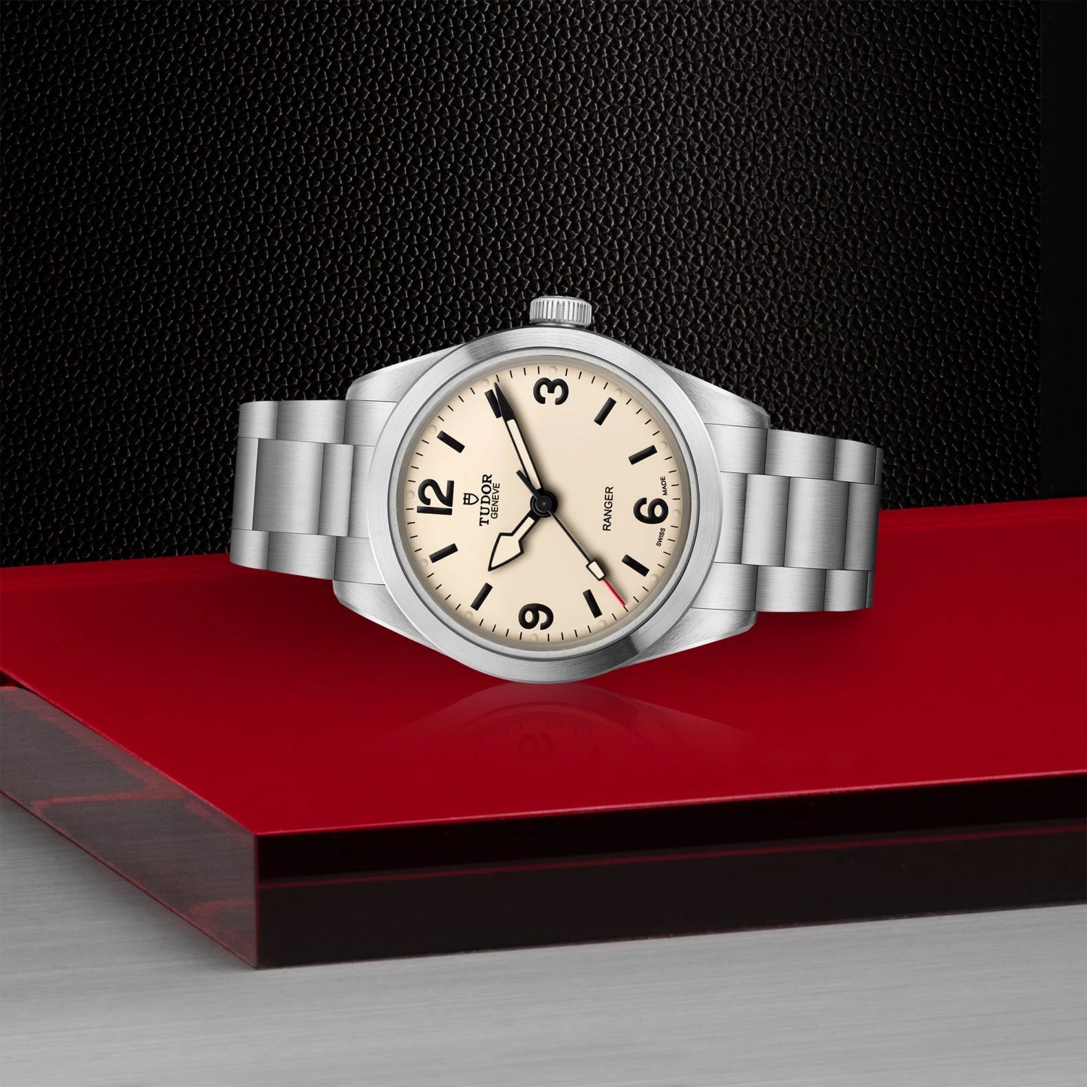 TUDOR Ranger 39mm Beige Dial - M79950-0008 On Display - Skeie's Jewelers