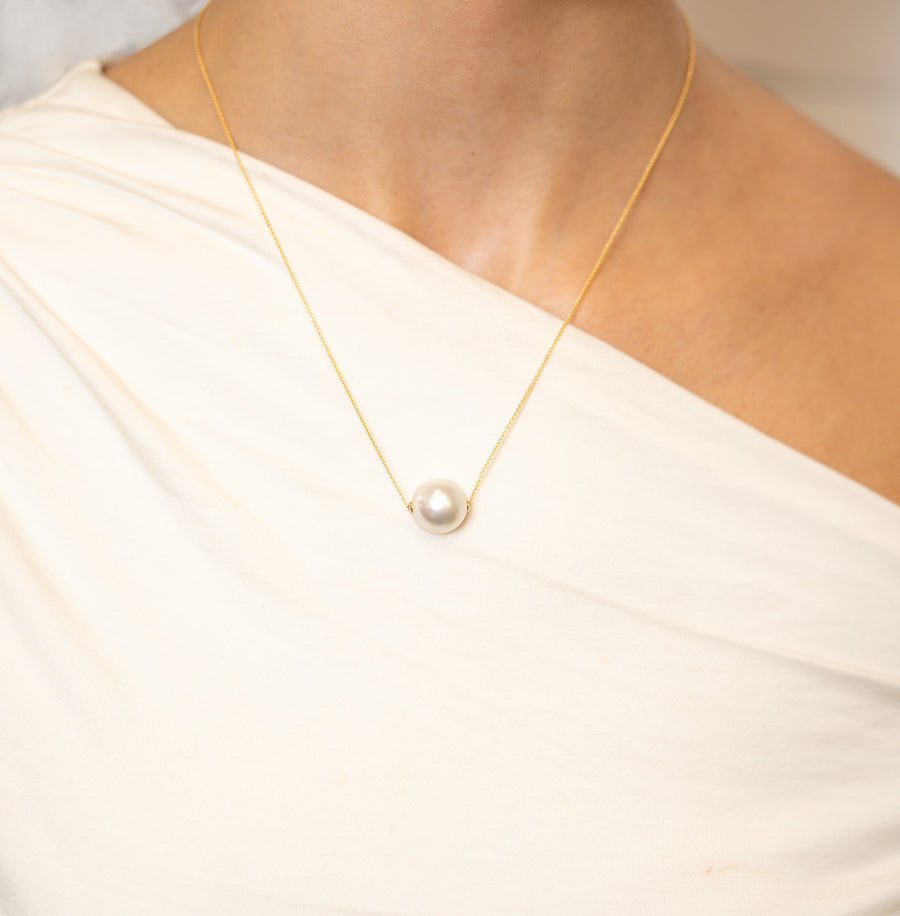 Floating Pearl Pendant Necklace