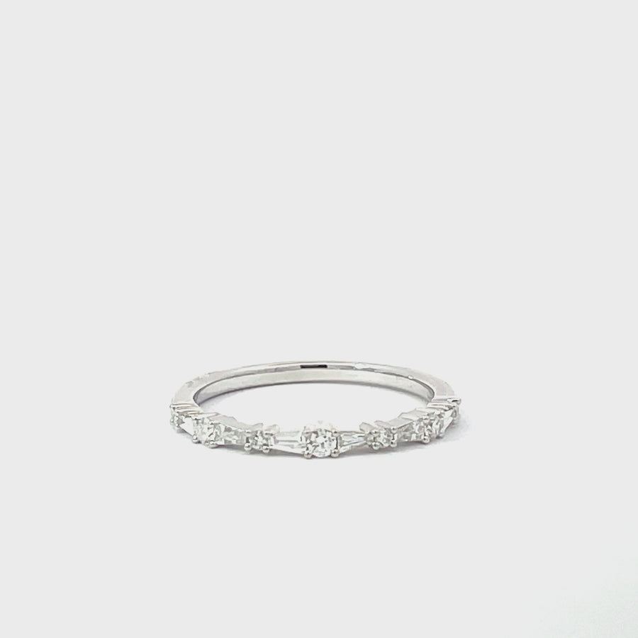 Memoire Baguette and Round Alternating Diamond Band