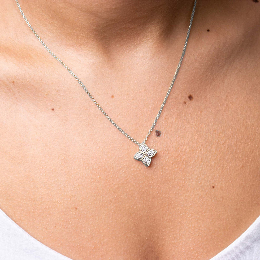 Roberto Coin Diamond Flower Medium Pendant Necklace - Skeie's Jewelers