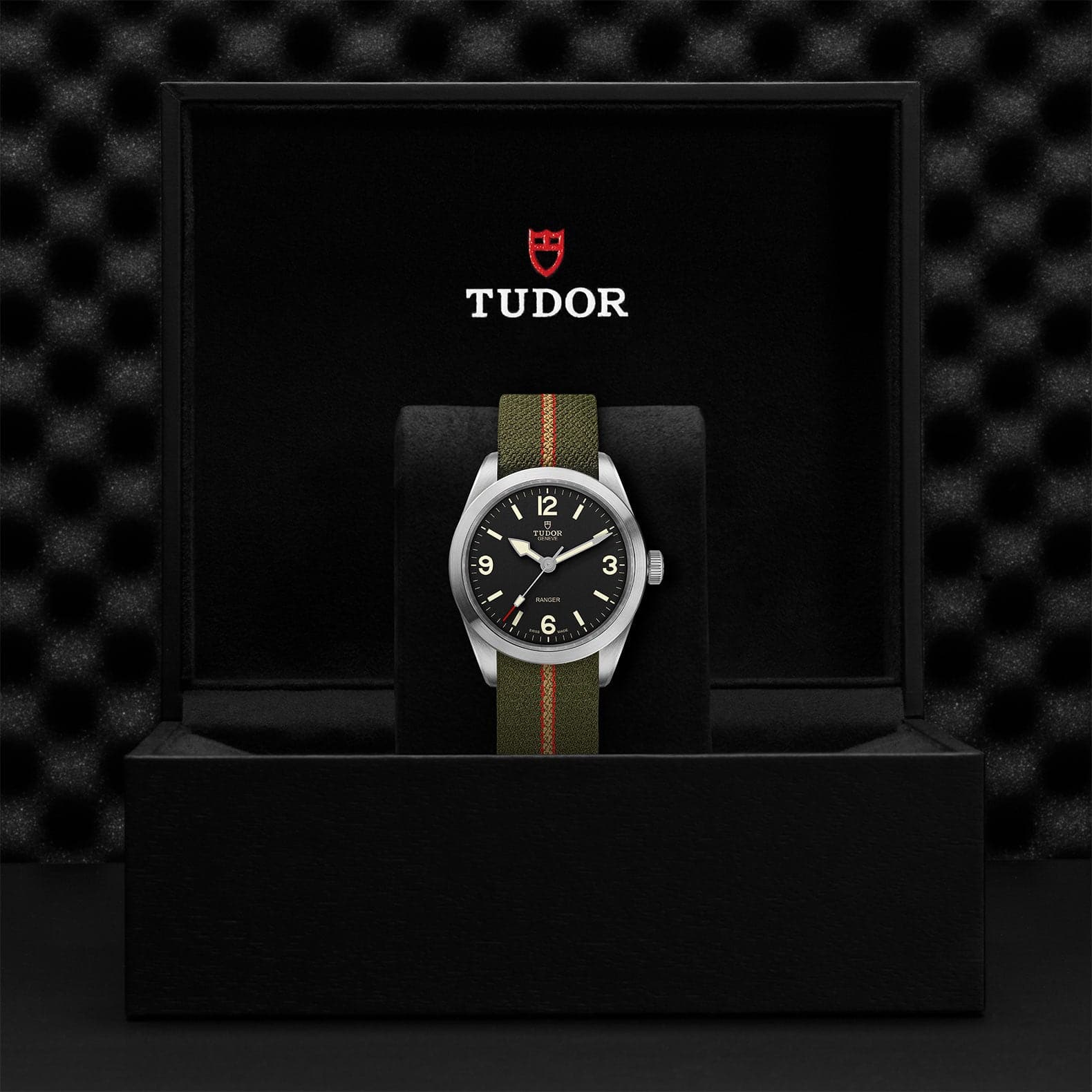 Tudor Ranger 39mm steel case Green, red and beige fabric strap - Skeie's Jewelers