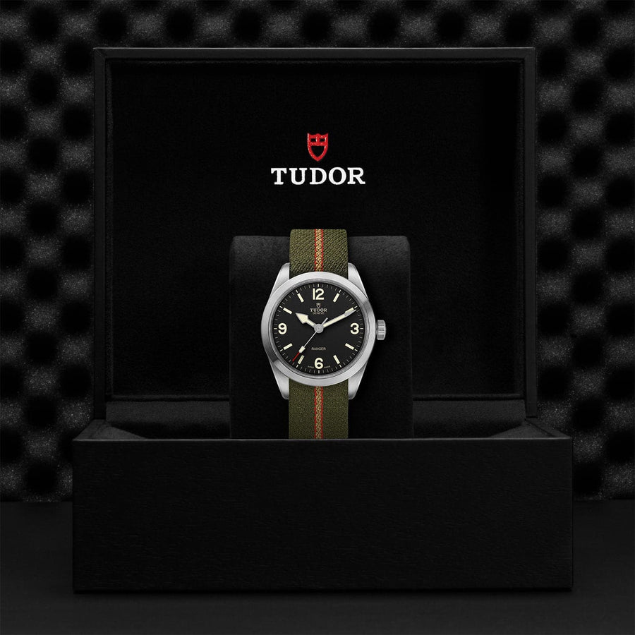 Tudor Ranger 39mm steel case Green, red and beige fabric strap - Skeie's Jewelers