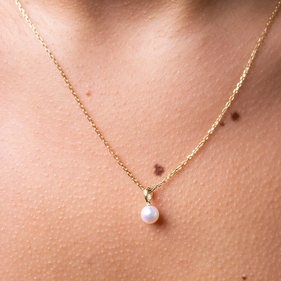 Mikimoto Pearl Pendant Solitaire Necklace in 18k Yellow Gold