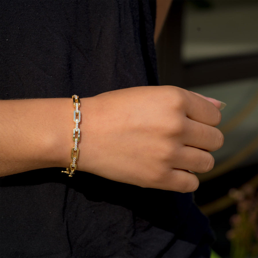 Roberto Coin Bracelet Navarra Oro Diamond Yellow Gold Bangle Modeled