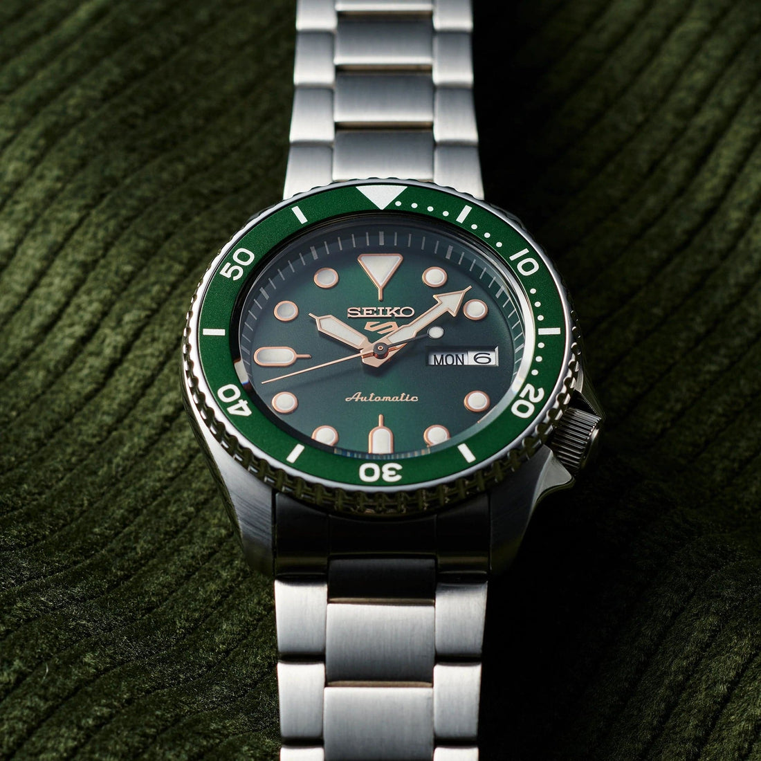 Seiko 5 Sports SRPD63 Green Dial Automatic WatchSeiko 5 Sports SRPD63 Green Dial Automatic Watch