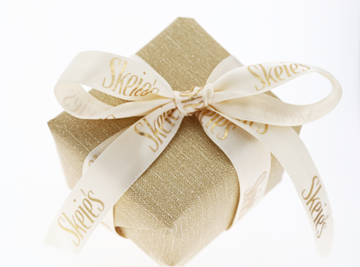 Buying as a gift? Let us wrap it for you! - Skeie's Jewelers