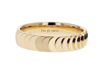 Furrer Jacot 5mm 18k Gold Scallop Wedding Band Ring