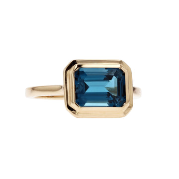 Goshwara 18k Yellow Gold Emerald Cut Gemstone Ring